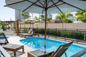 Apartamento a 150m da PRAIA com Ar-condicionado, Wi-Fi Condomínio com PISCINA, quadra de esportes Playground infantil a 15 minutos do Beto Carreiro